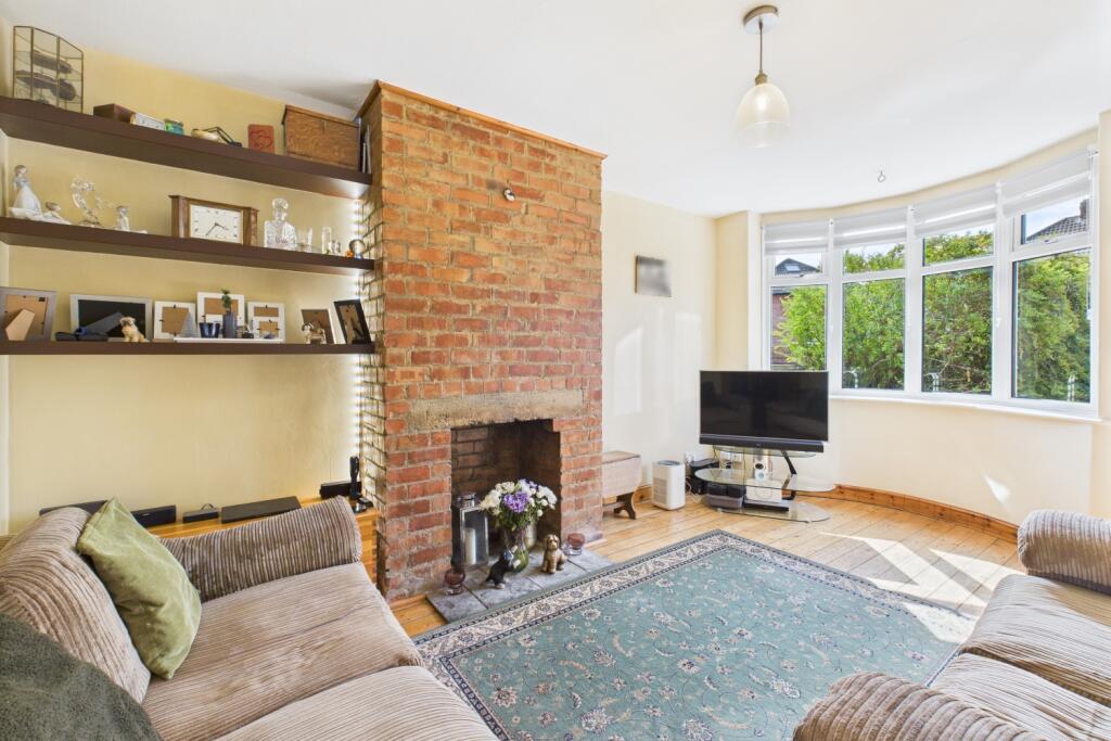 CAM03162G0-PR0310-STILL010