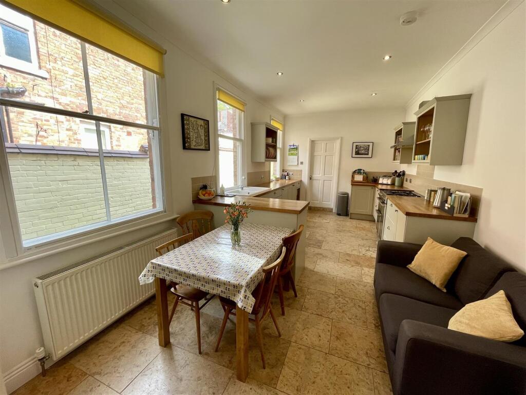 Kitchen/Breakfast Room