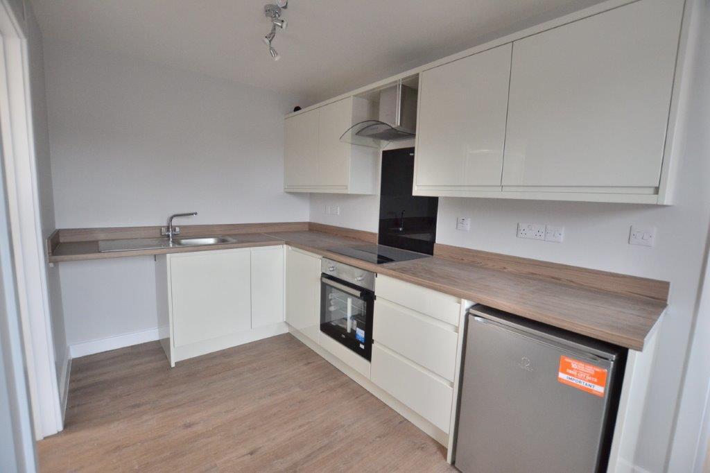 Flat 4 kitchen.jpg