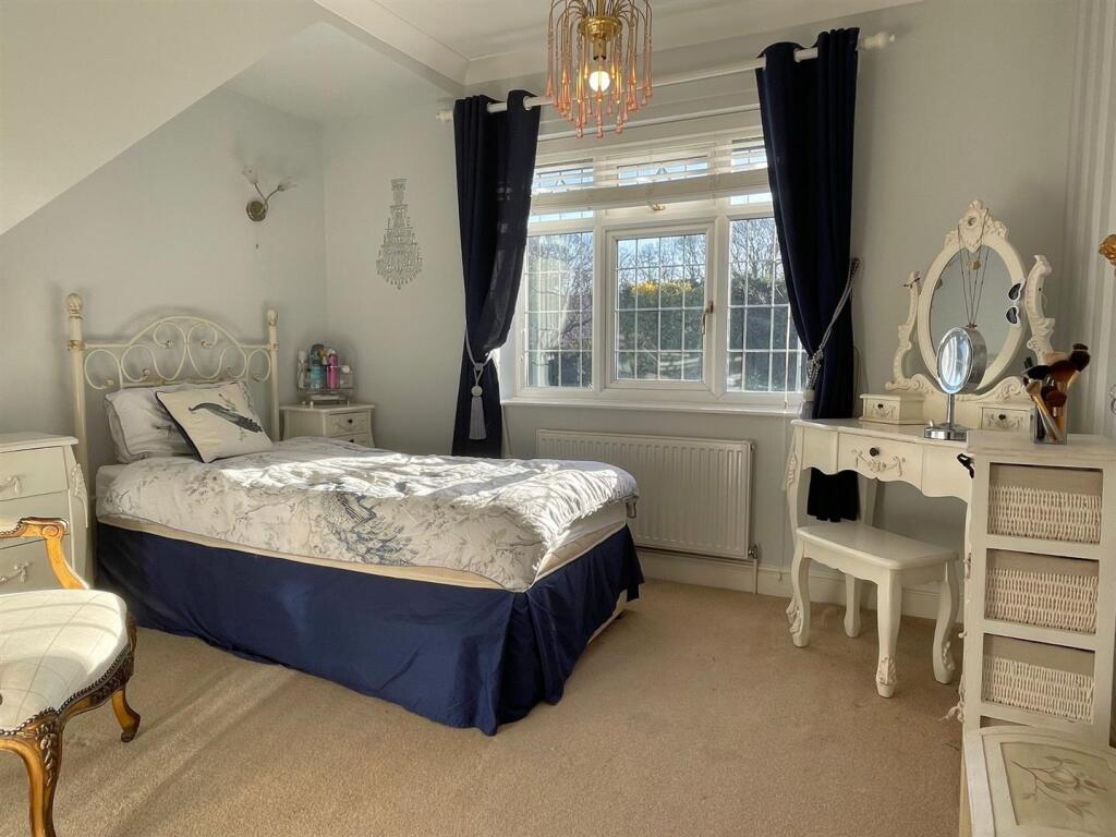 bed3.jpg