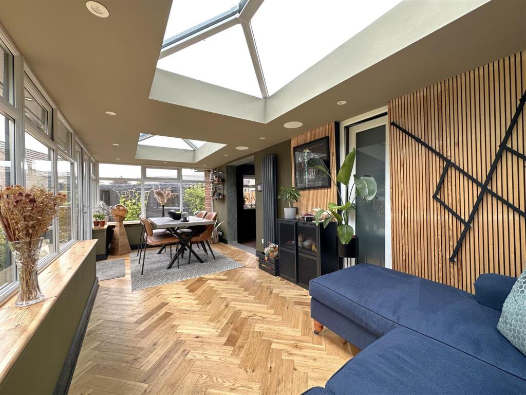 Living/Dining Garden Room 015