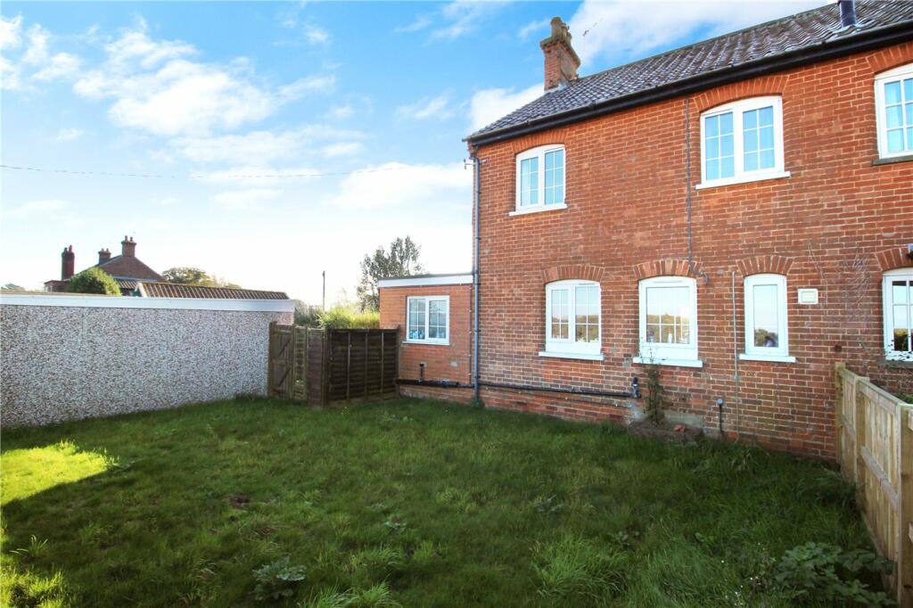Rear/Garage