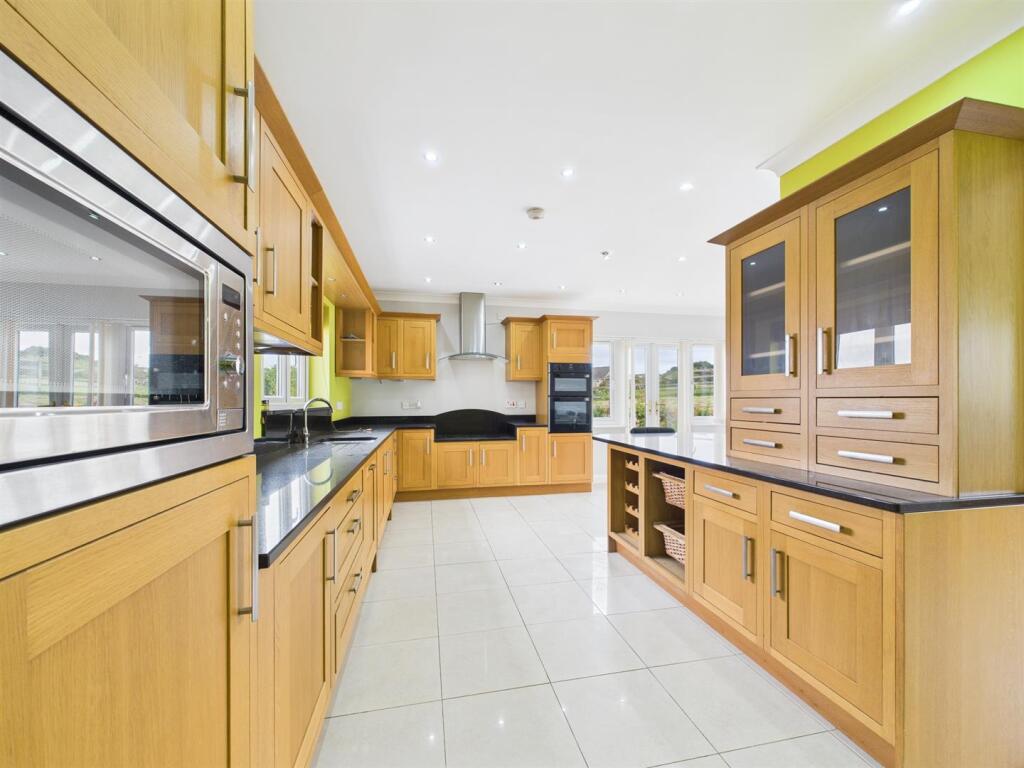 Kitchen.jpg