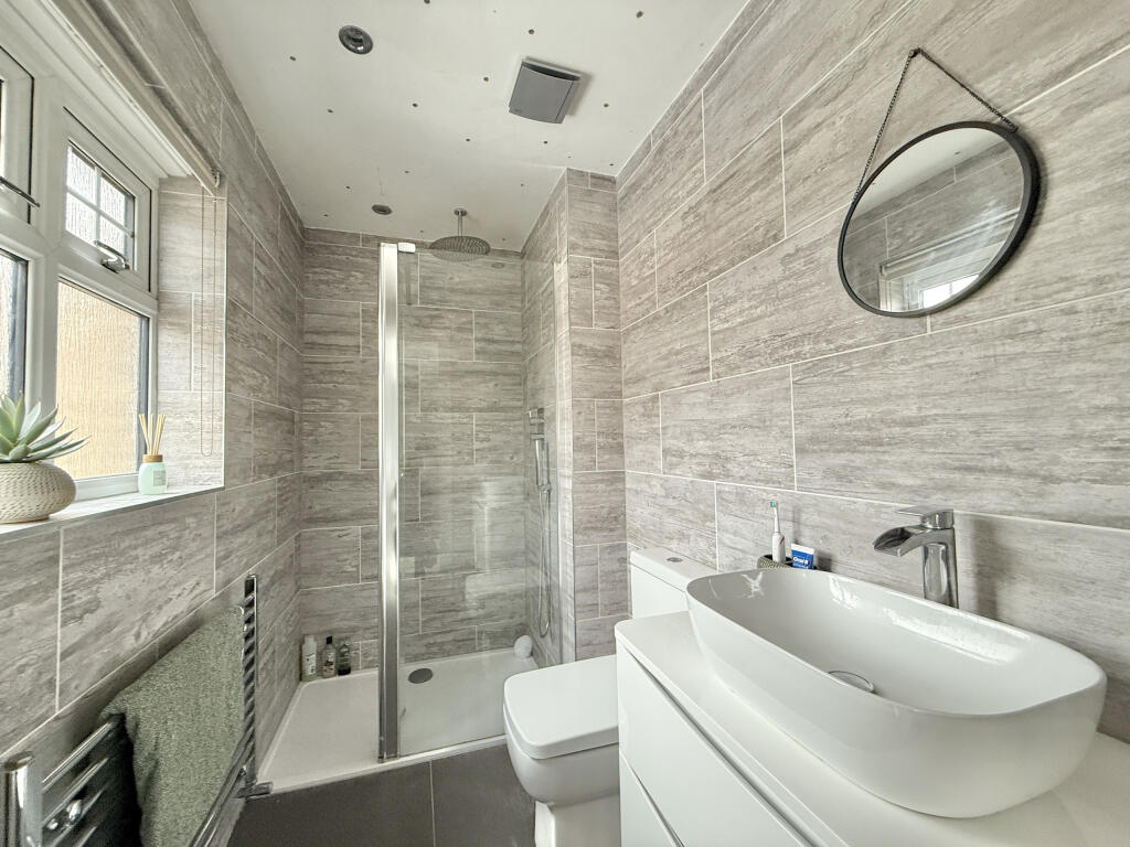 Bedroom One En Suite