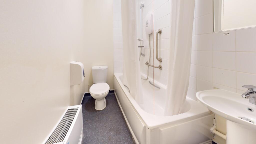 4 &amp; 6 Rosswood Gardens, Wallington SM6 8QZ