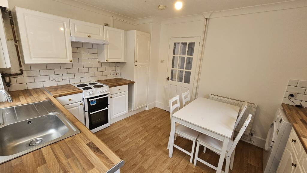 Kitchen / Dining