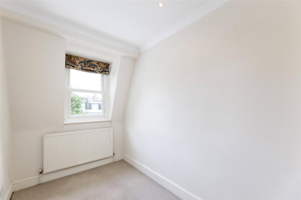 Bedroom 2/Study