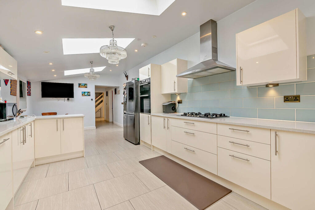 8651804-interior2...