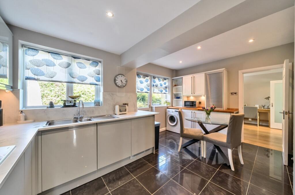 EweMove Harrogate Breakfast Kitchen