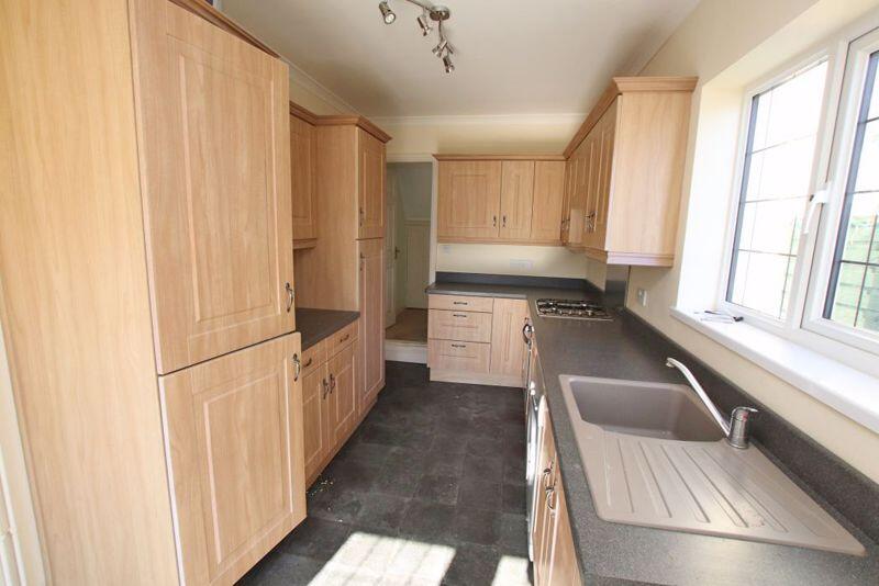 Kitchen photo 2