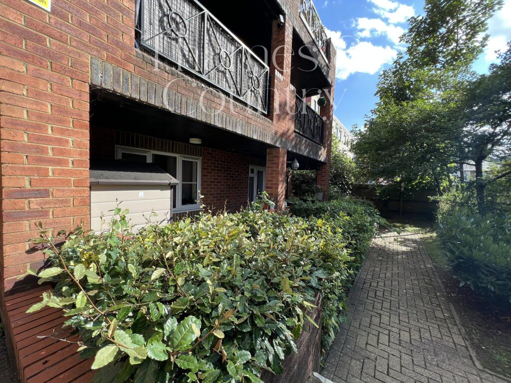 Ground floor apartment