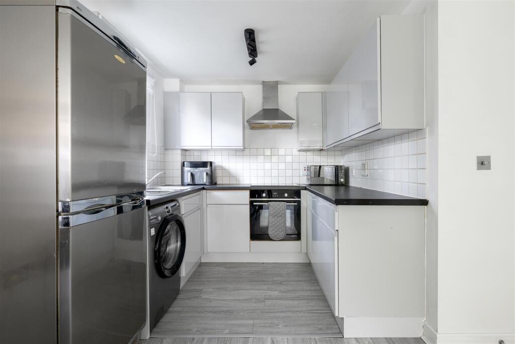 Lockwood Place E4