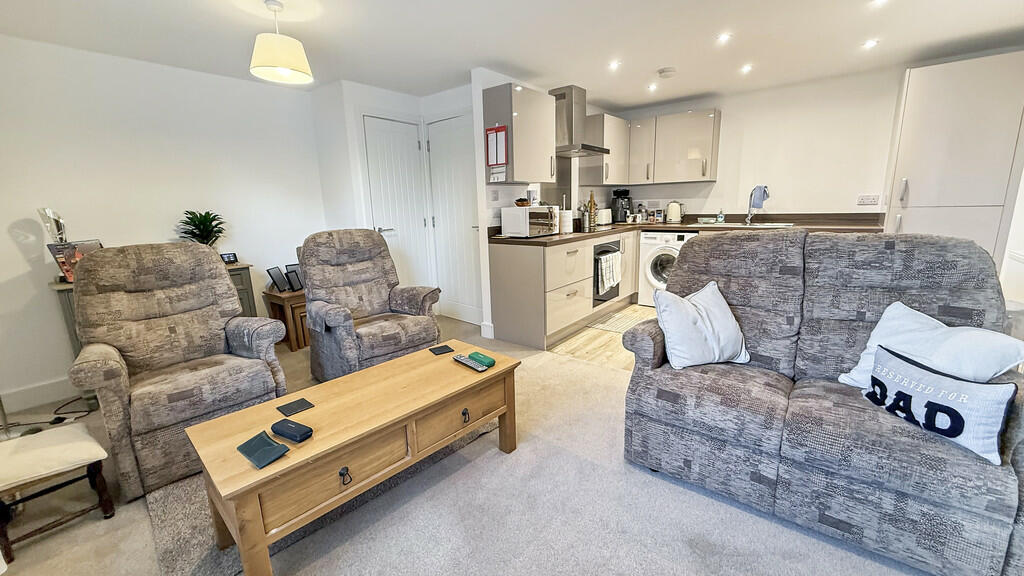 Lounge/kitchen/di...