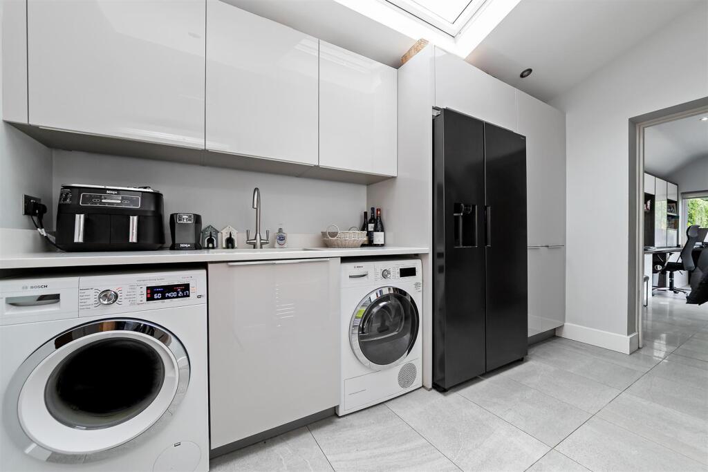 346LondonRoad-25.jpg