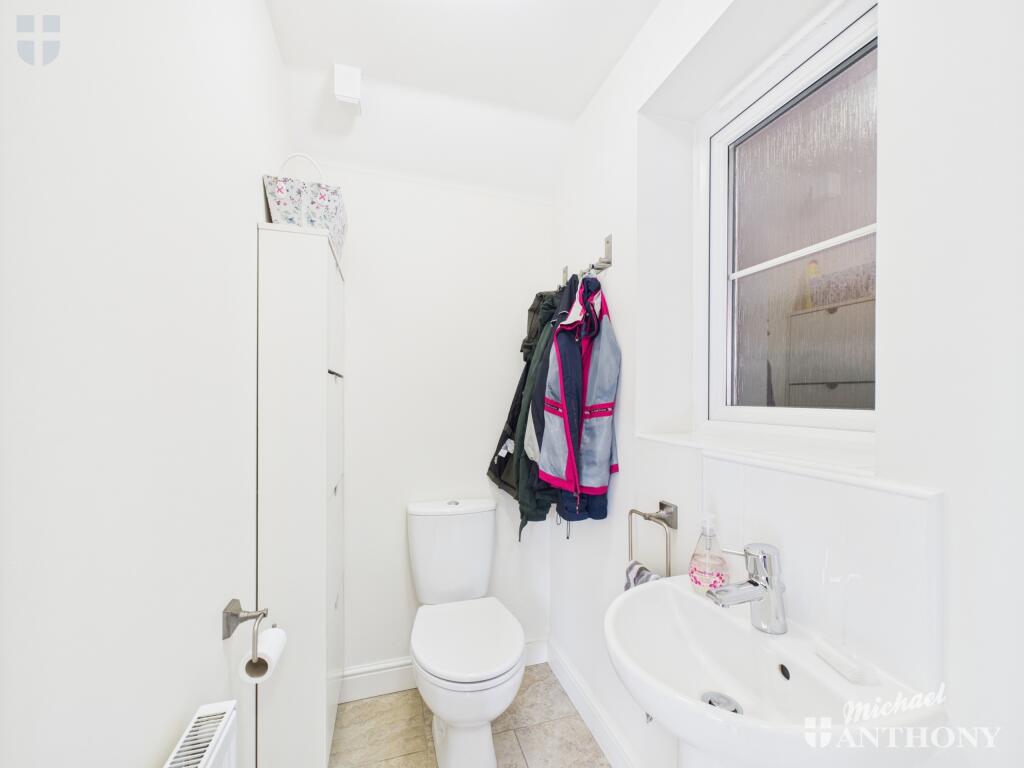 CAM03218G0-PR0735-STILL006