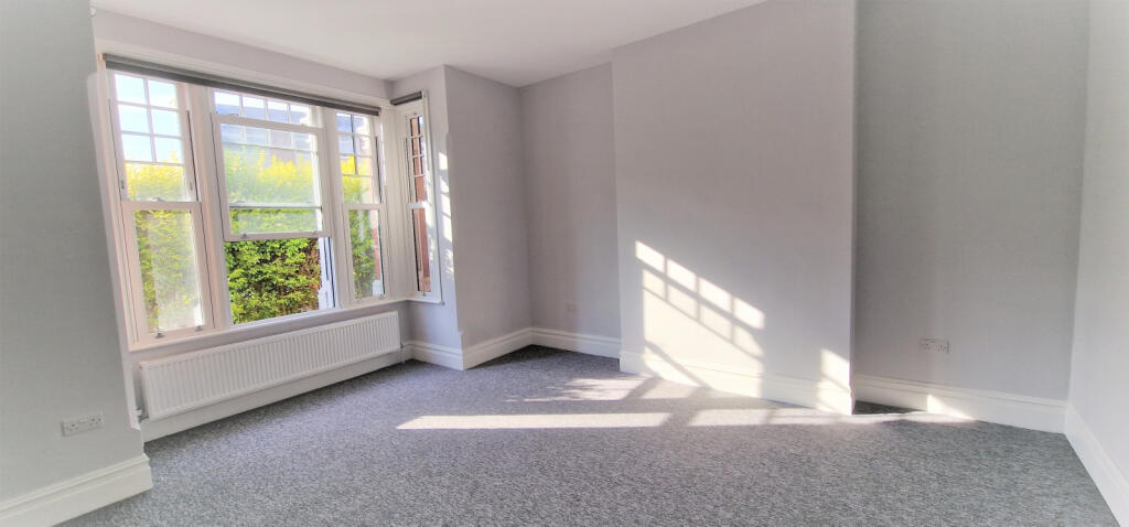 FRONT BEDROOM