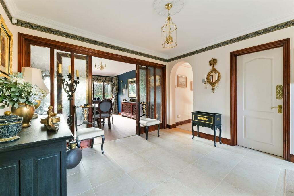 ACORN GROVE, 9 INTERNALS- (13).jpg