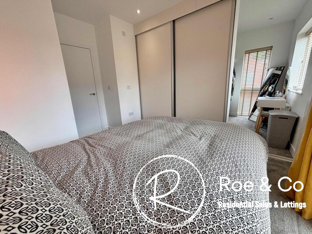 Bedroom one/walk in wardrobe