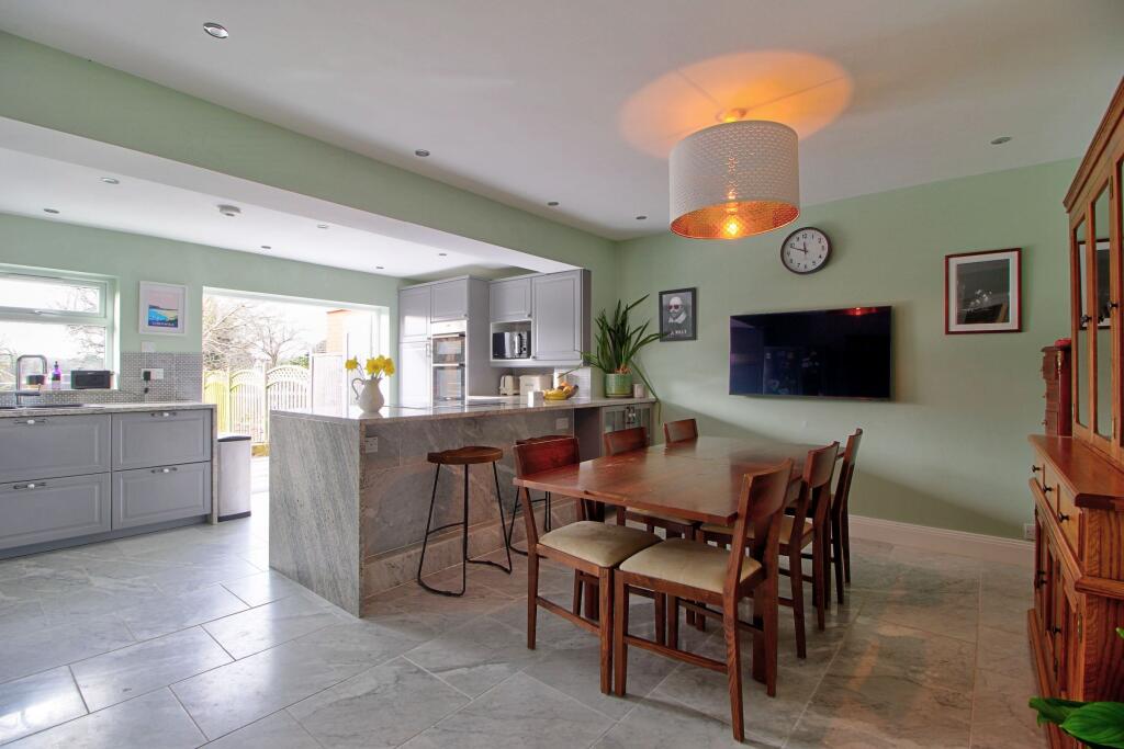 Marble flooring and breakfast bar