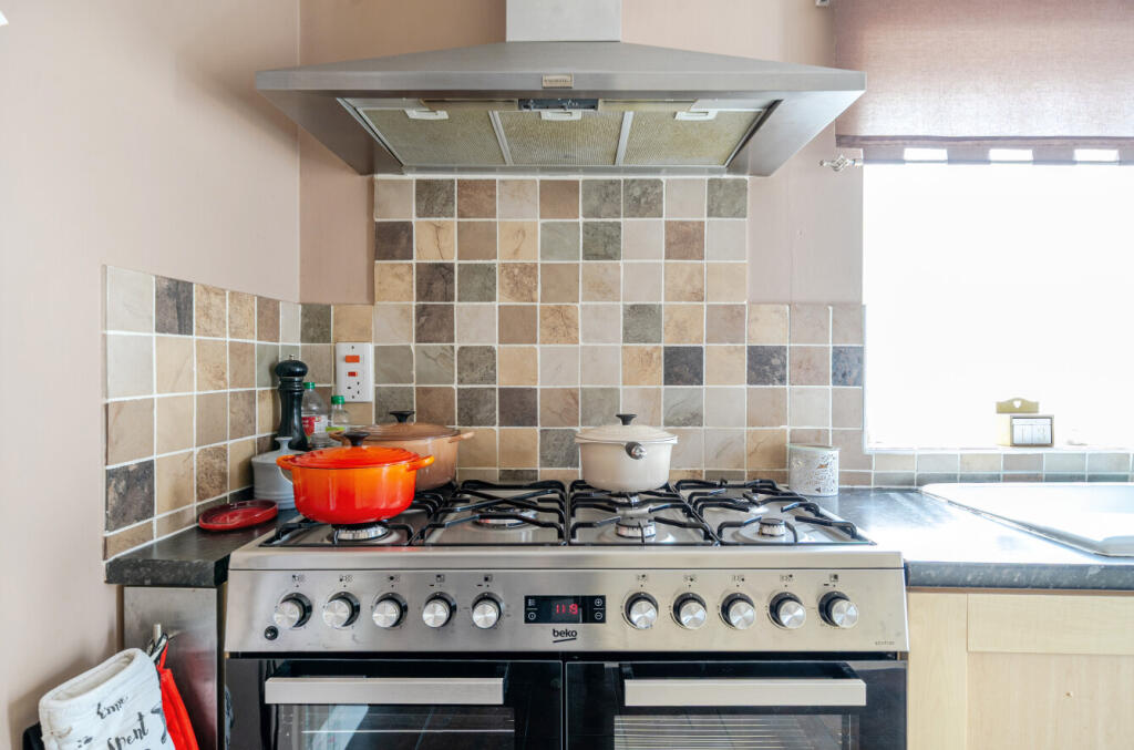 1309465-5-684c081...