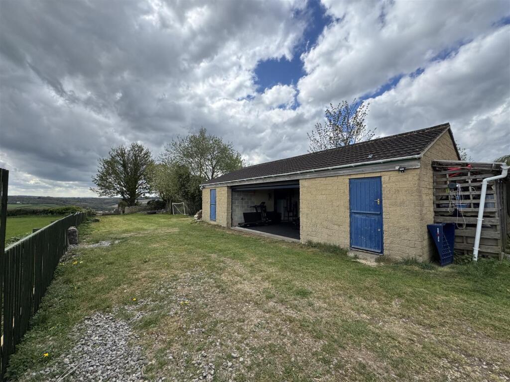 Double Garage/Workshop/Office