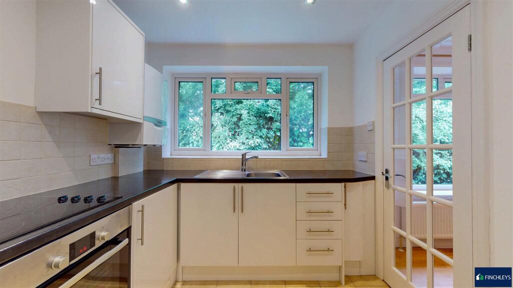 29-Fairfield-Close-London-N12-9ST-07292025_215418.