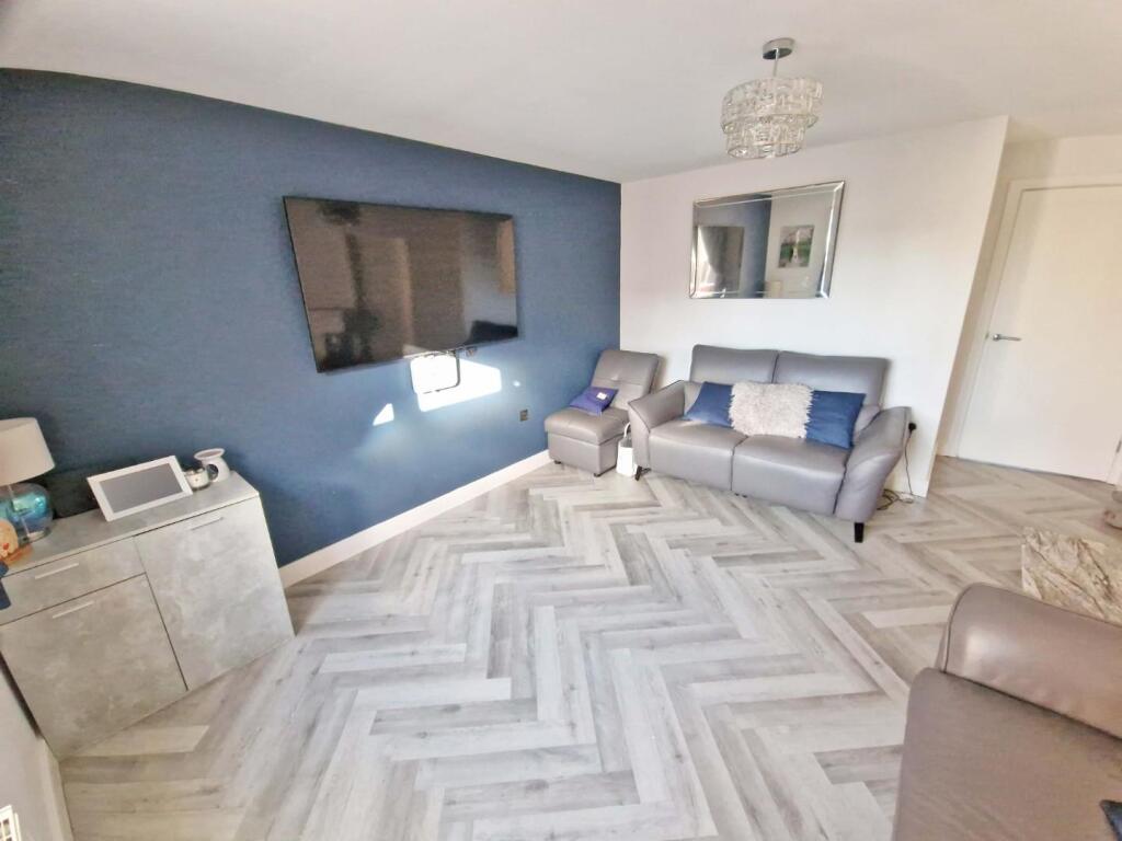 lounge1.jpg