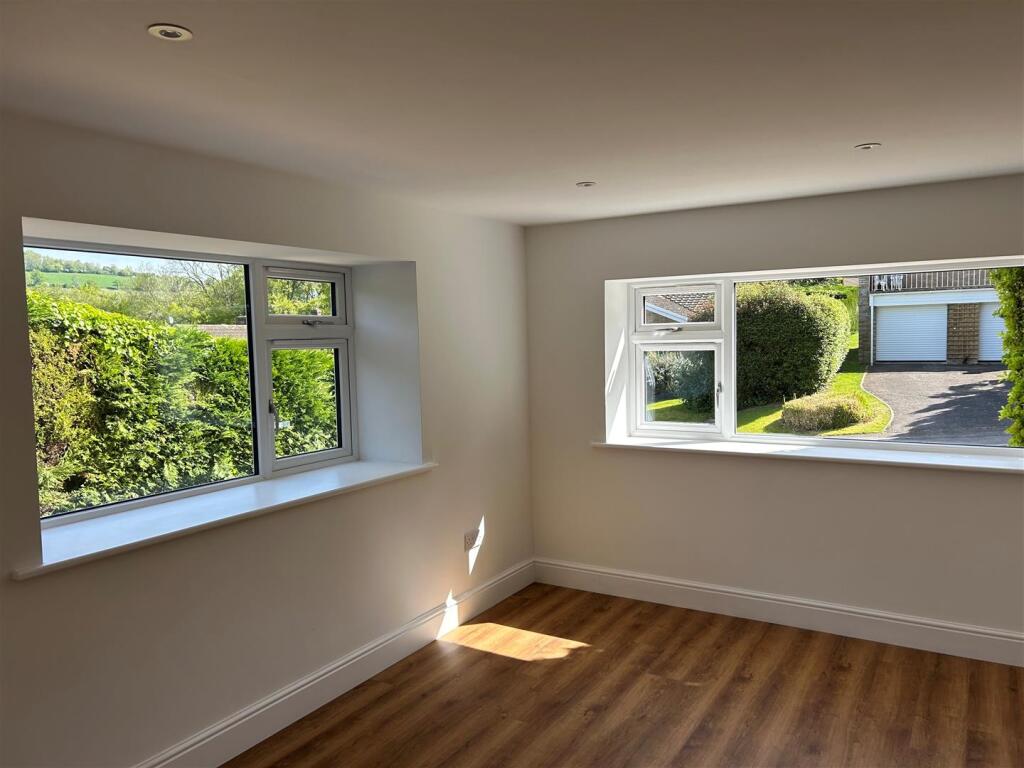 14 Selwyn Close bedroom 2.jpg