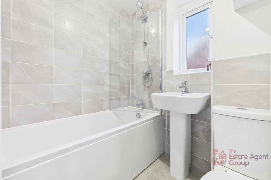 CAM02494G0-PR0053-STILL021