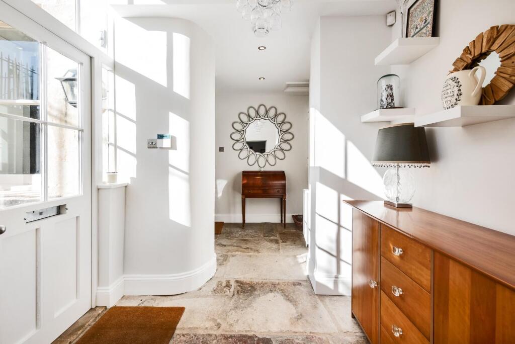 29a Royal Crescent, Bath, BA1 2LT-7.jpg