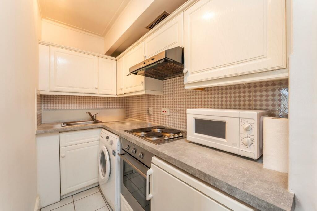 kitchen (1).jpg