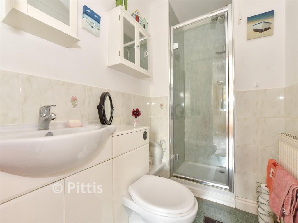 Shower En Suite