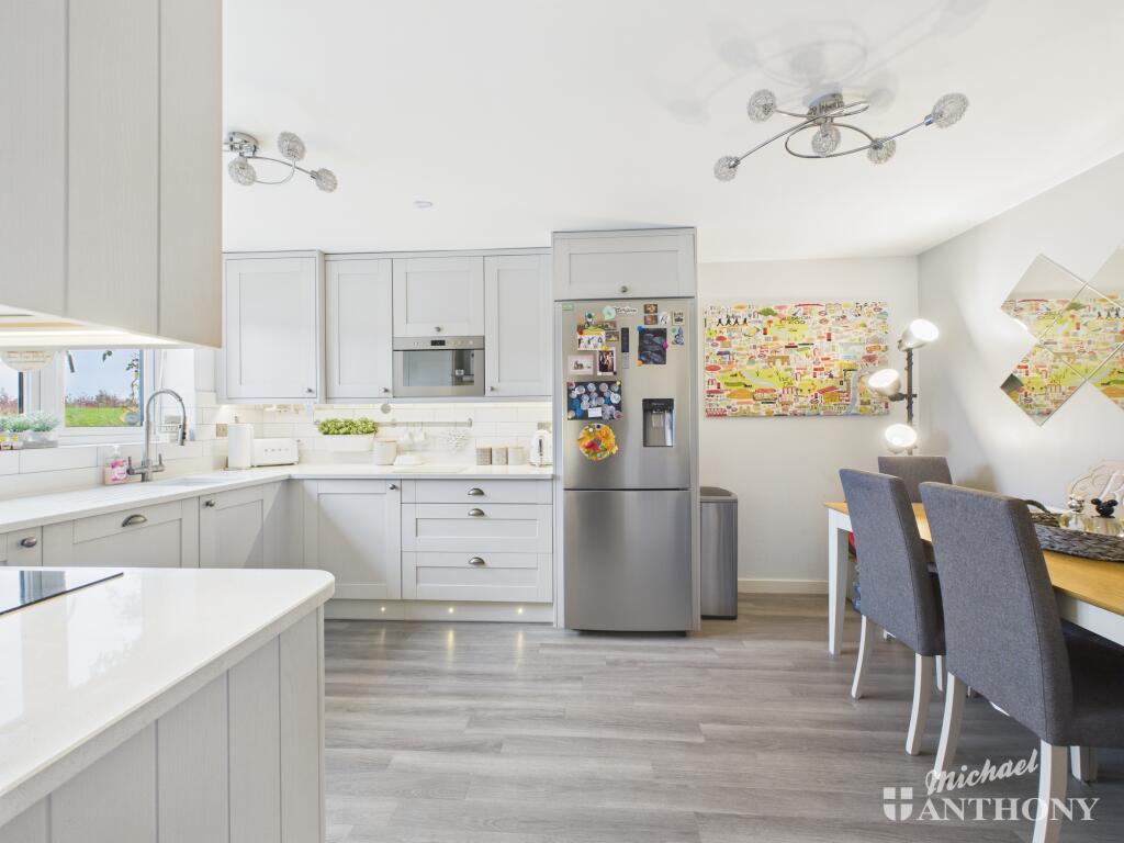 CAM02773G0-PR0368-STILL005