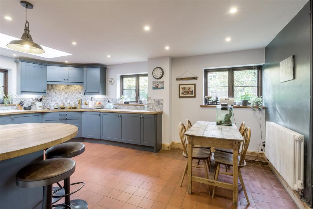 128 Main Street, Clifton Campville