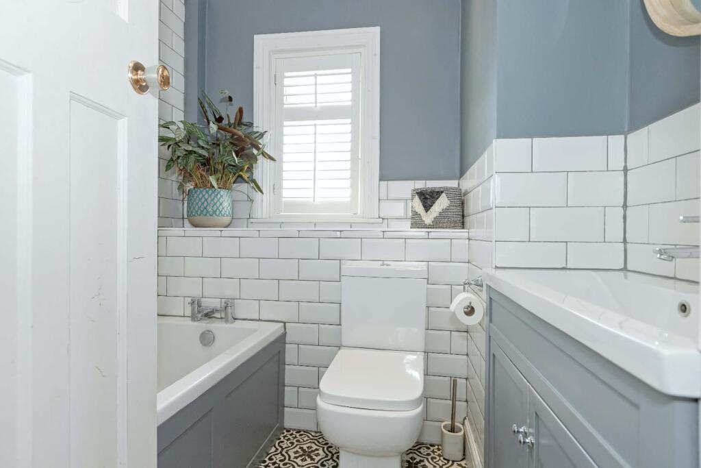 5 Myrtle Crescent_11.JPG