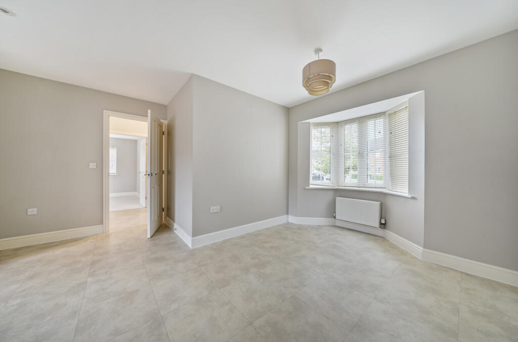 1358837-7-68dd4e0...