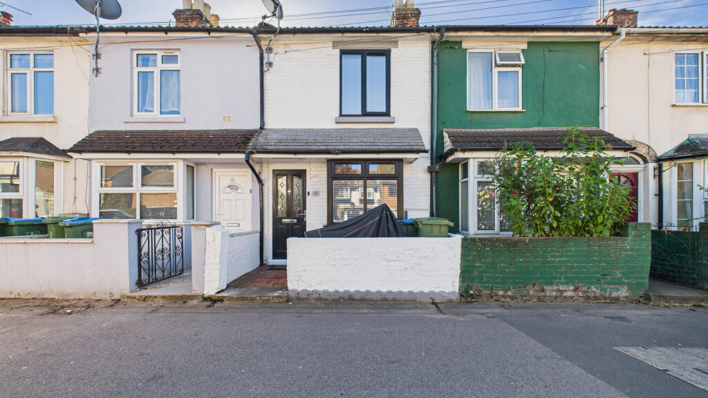 CAM04968G0-PR0072-STILL004