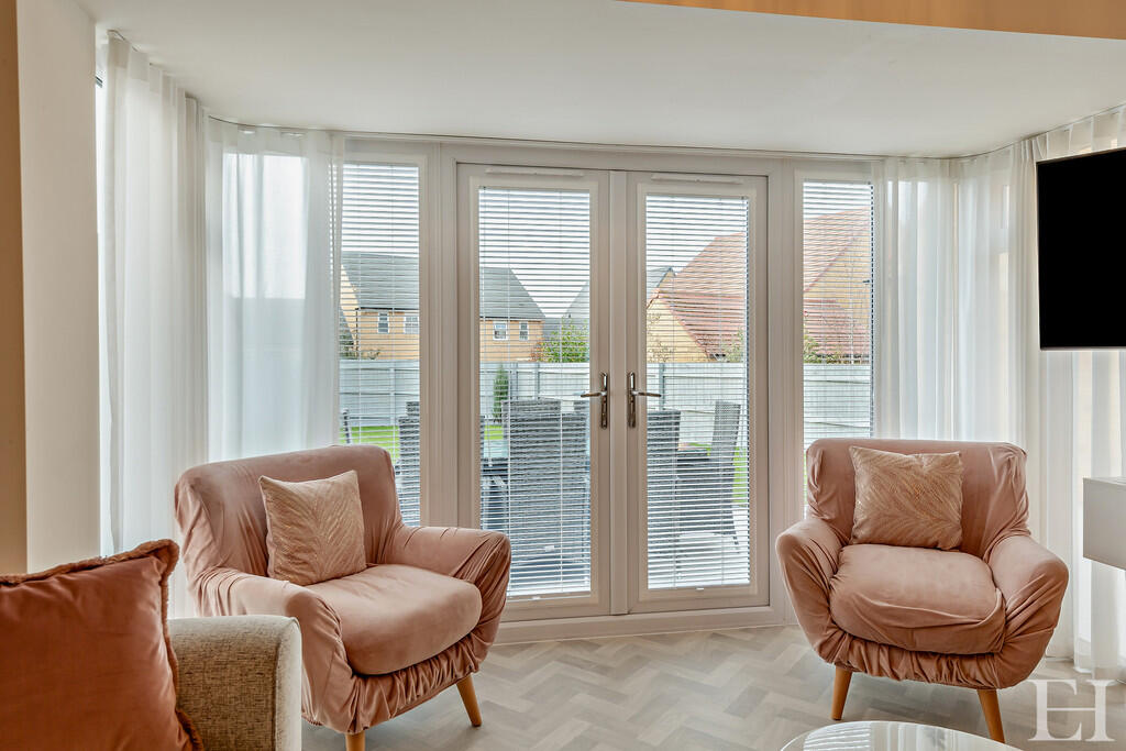 8630549-interior1...