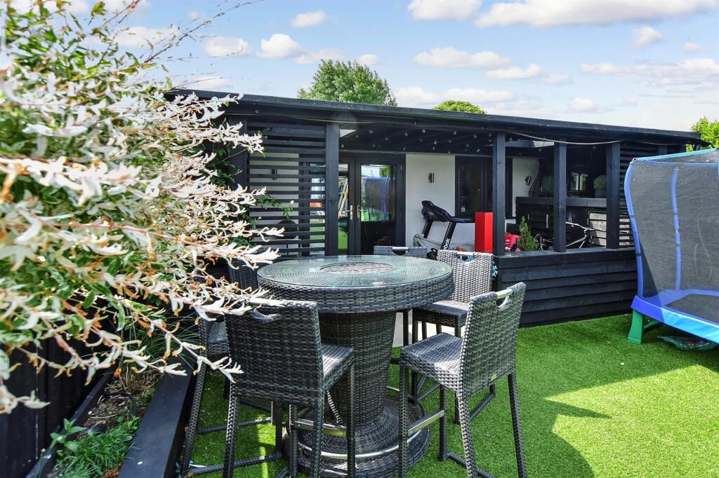 Workshop/Outbuildings