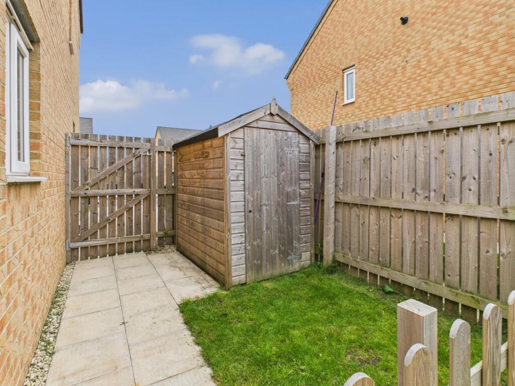 CAM04233G0-PR0034-STILL021