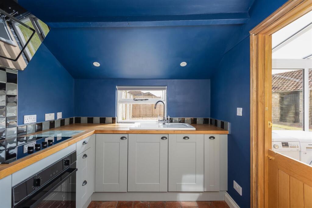 Westgate 50 Kitchen-2.jpg