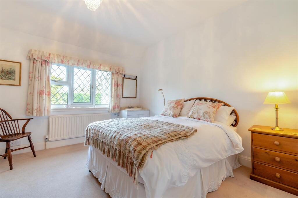 8633871-interior36.jpg