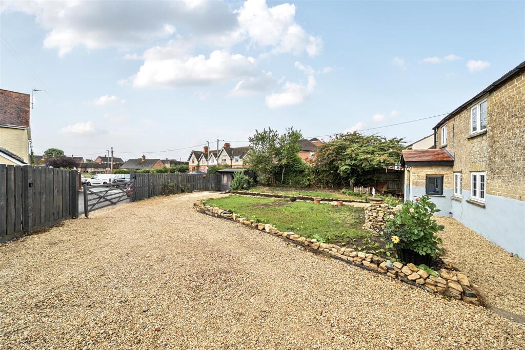 GARDEN 1.jpg