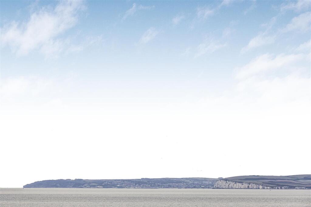 Flat 9 Meraki, 2 Cellars Farm Road, Bournemouth-Po