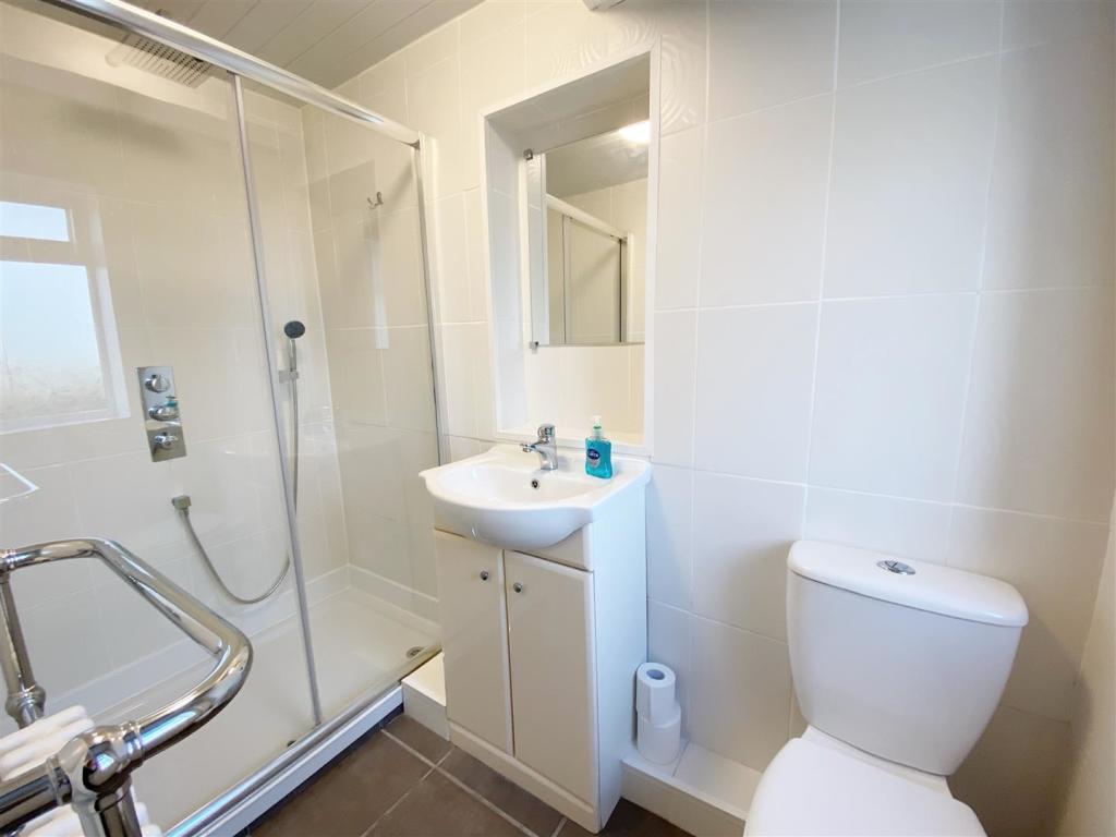 Shower Room.jpg