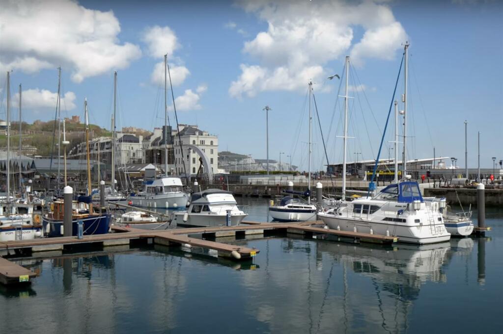 Dover Harbour.jpg