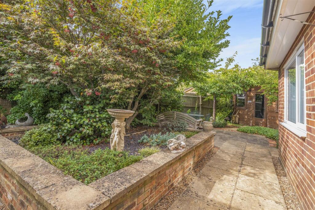 2 Poplar Close, Banbury-13.jpg