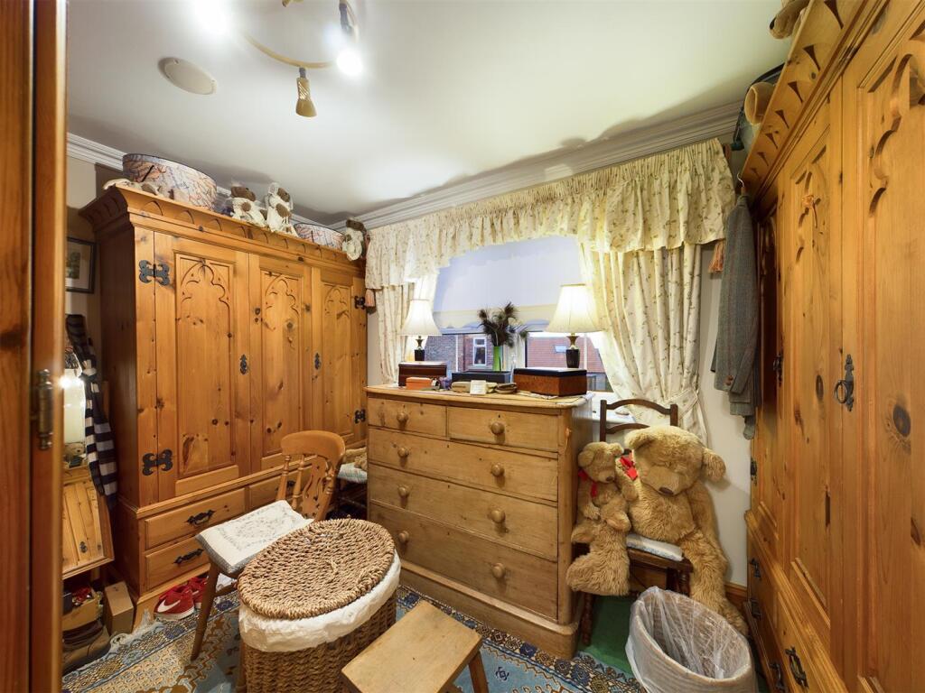 Bedroom: