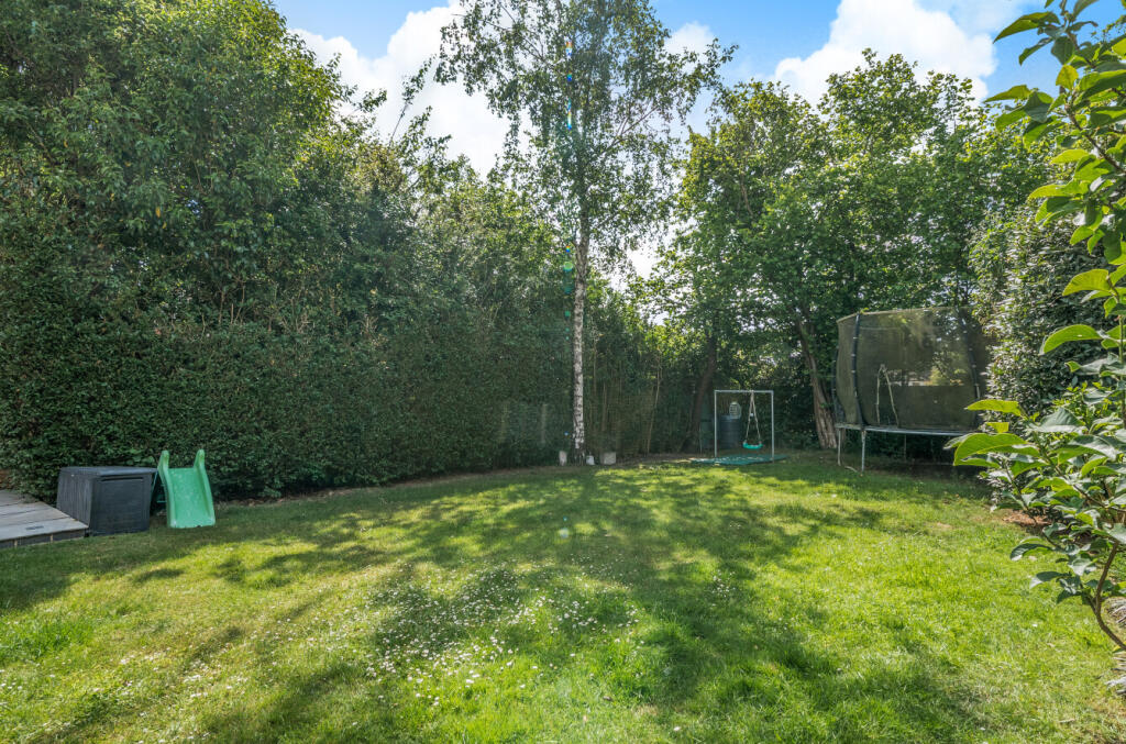 1303211-16-683d7f...