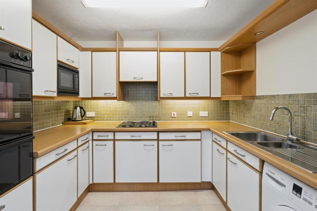 Flat 15, 21, The Cedars, Downing Close Knowle_12.j